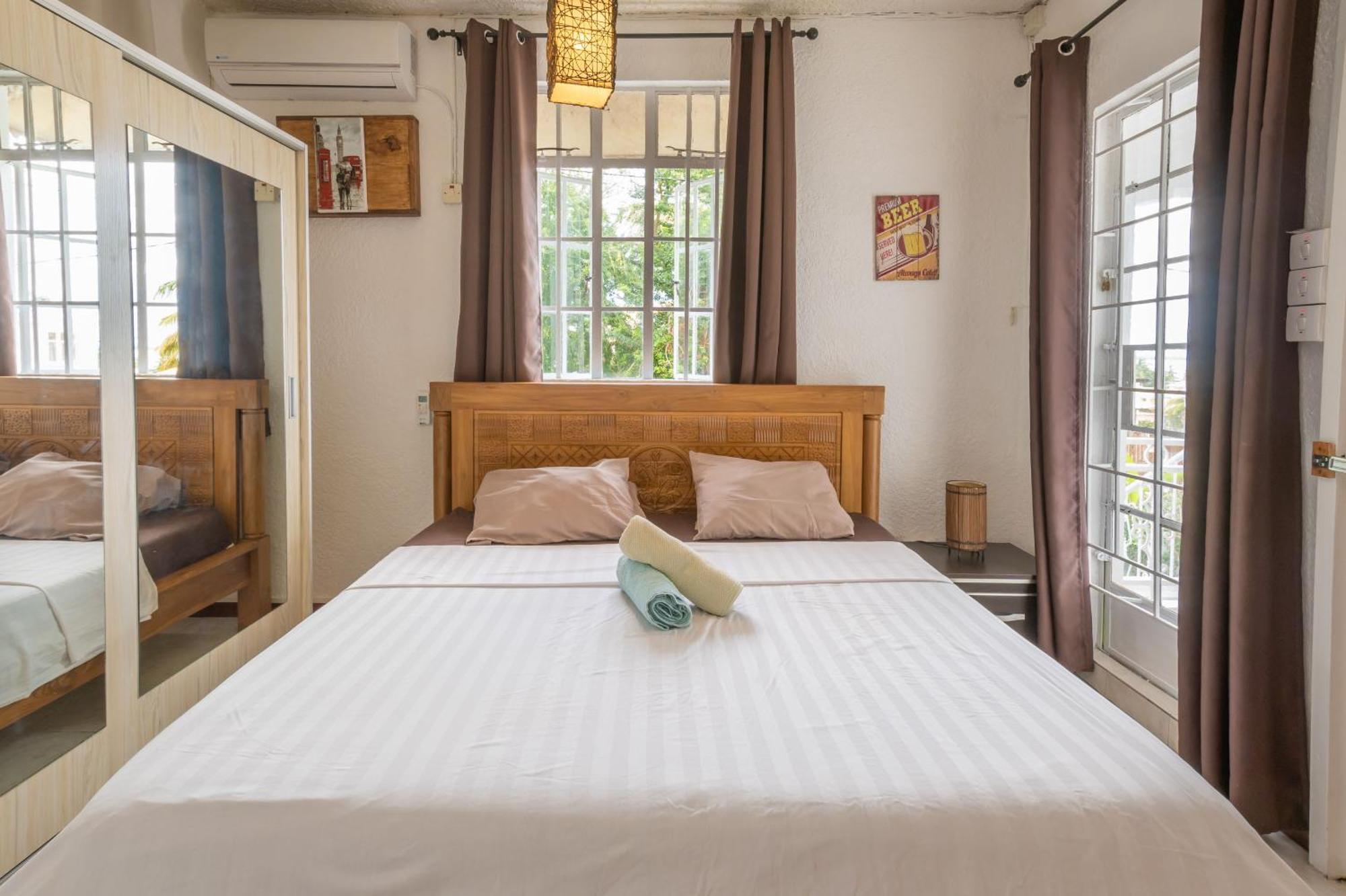 Twakila Sunset Suites La Gaulette Exteriér fotografie
