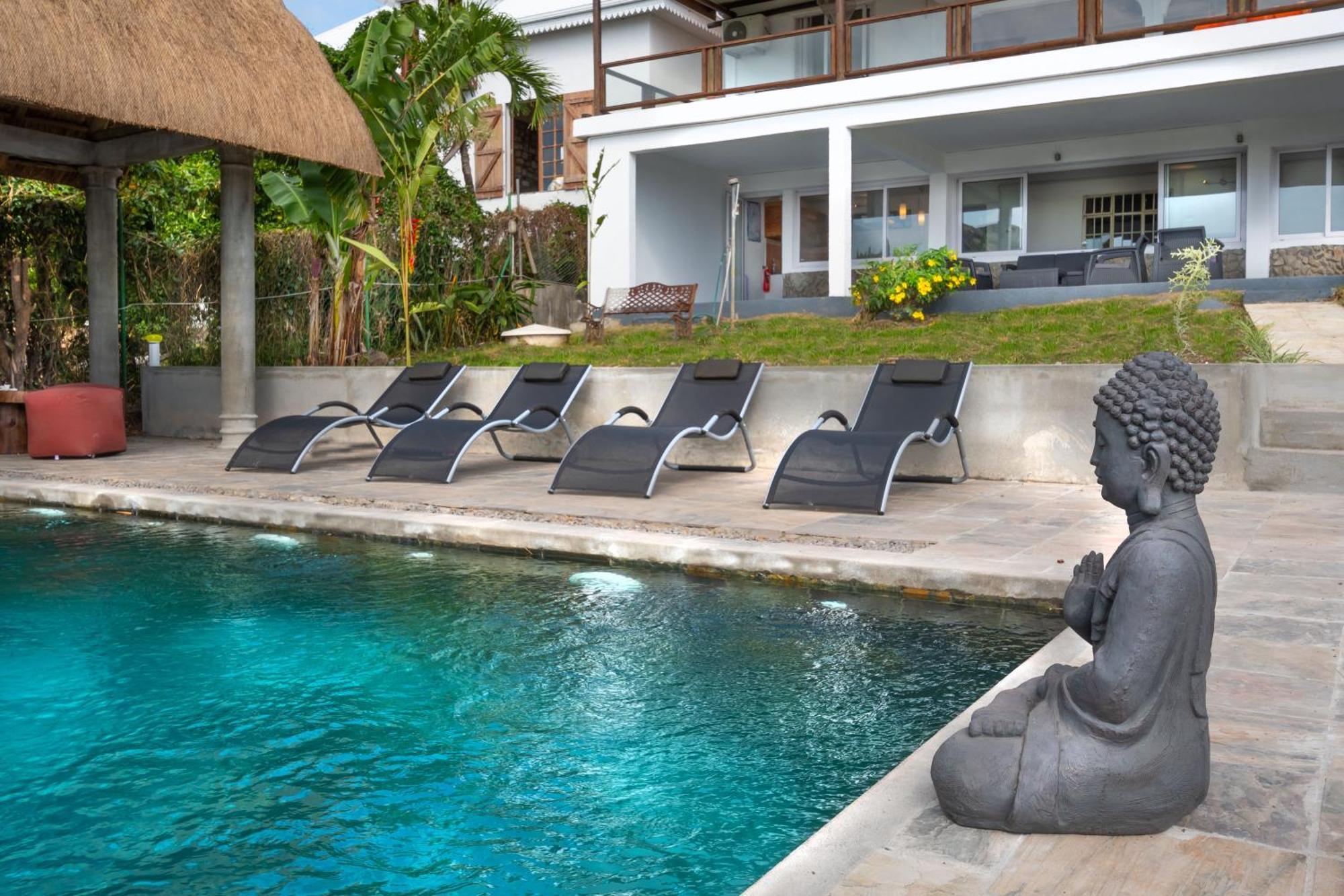 Twakila Sunset Suites La Gaulette Exteriér fotografie