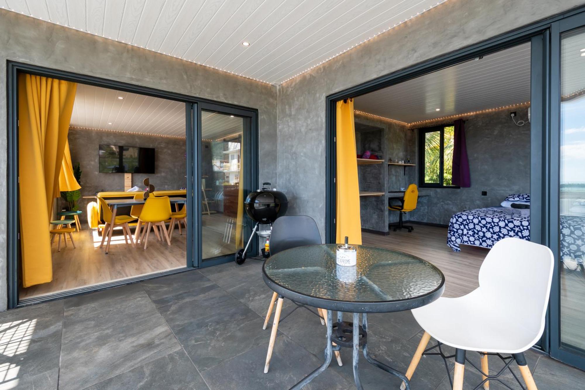 Twakila Sunset Suites La Gaulette Exteriér fotografie