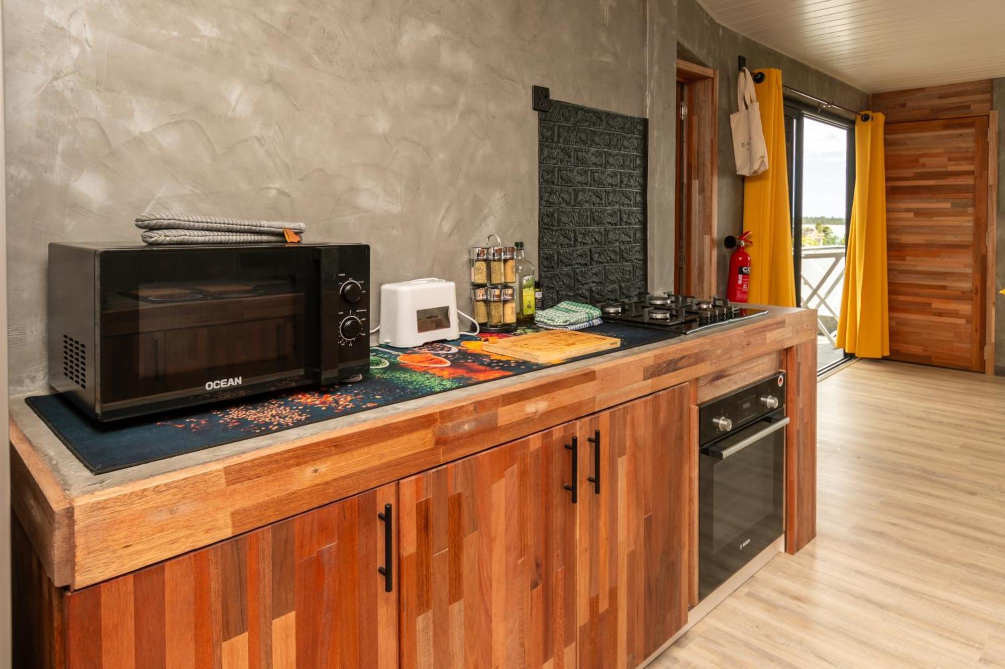 Twakila Sunset Suites La Gaulette Exteriér fotografie