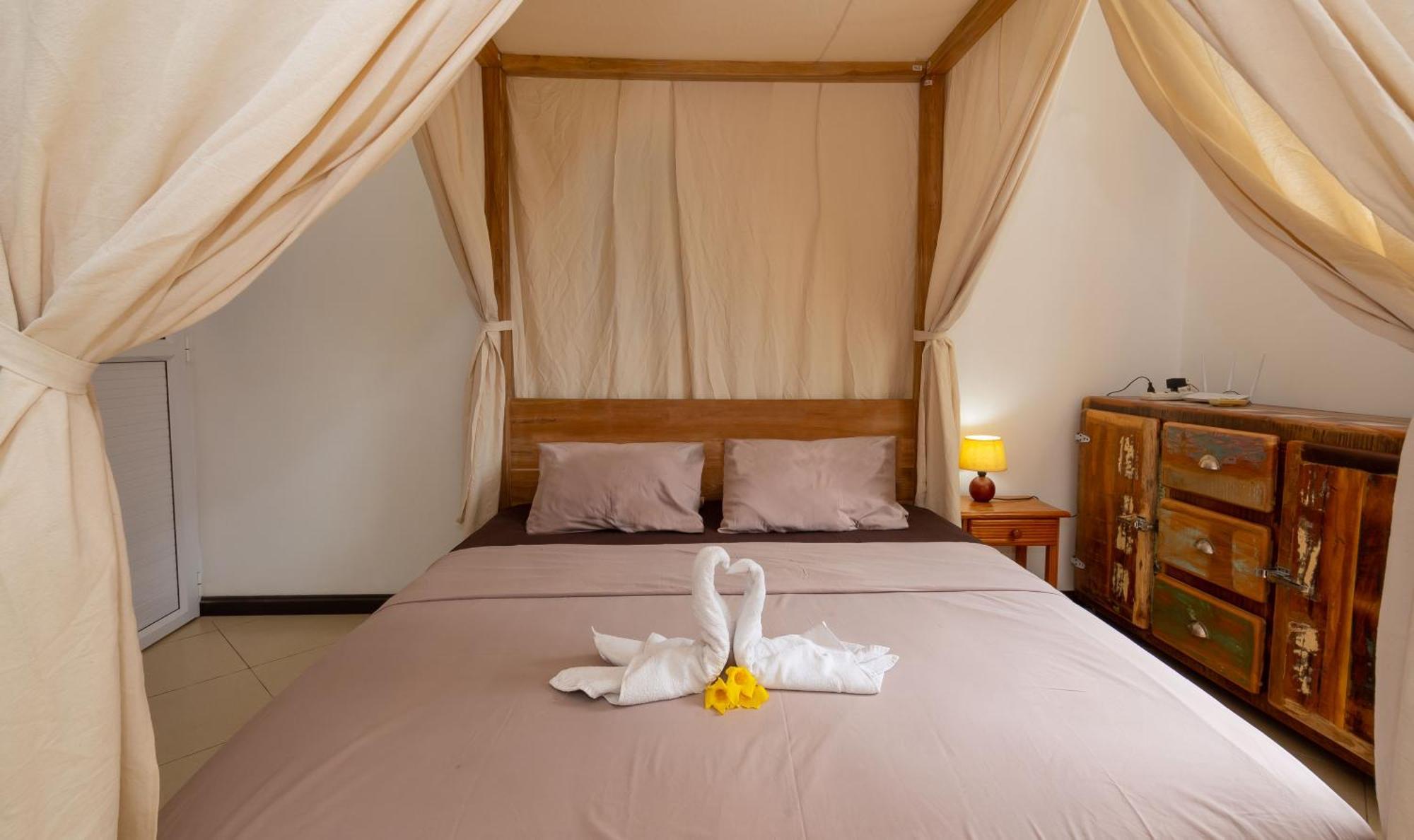 Twakila Sunset Suites La Gaulette Exteriér fotografie