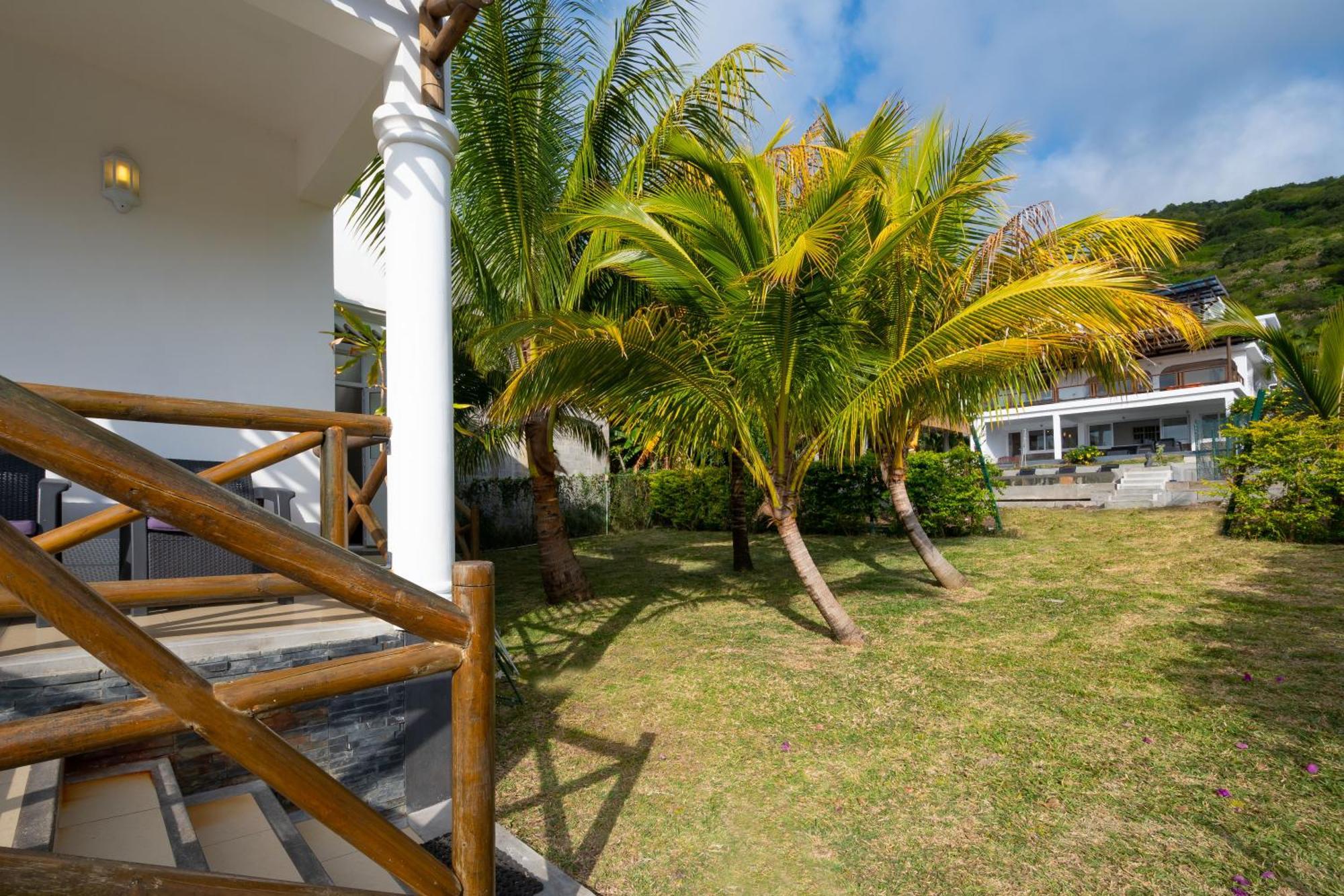 Twakila Sunset Suites La Gaulette Exteriér fotografie